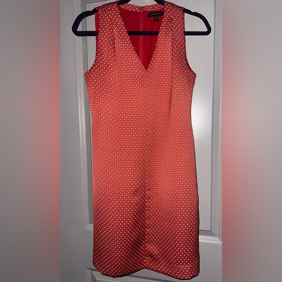 BANANA REPUBLIC // V-NECK SLEEVELESS SHIFT MINI, RED DRESS // SIZE 0 - Picture 6 of 8